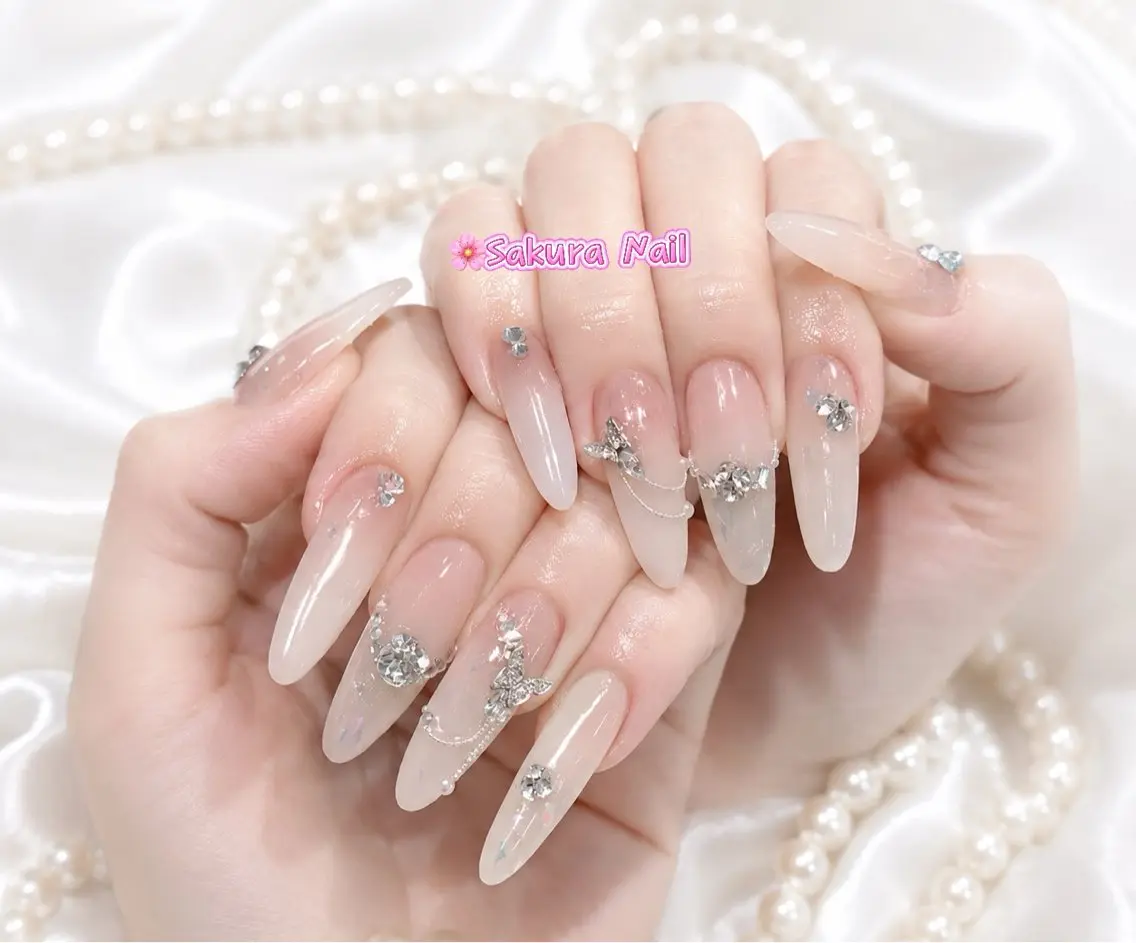 ネイル アートネイル オーロラネイル ボルドー チークネイル フレンチネイル ハンドネイル Sakura Nail Salonのネイルデザイン