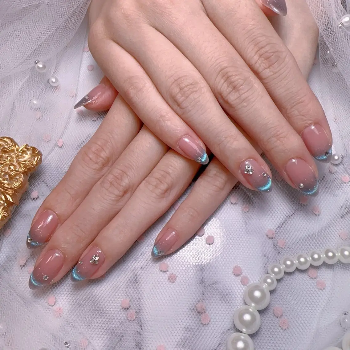 ネイル オーロラネイル フットネイル 韓国ネイル ラメ(グリッター) ラメグラデーション ハンドネイル Belle nail salon 新小岩のネイルデザイン