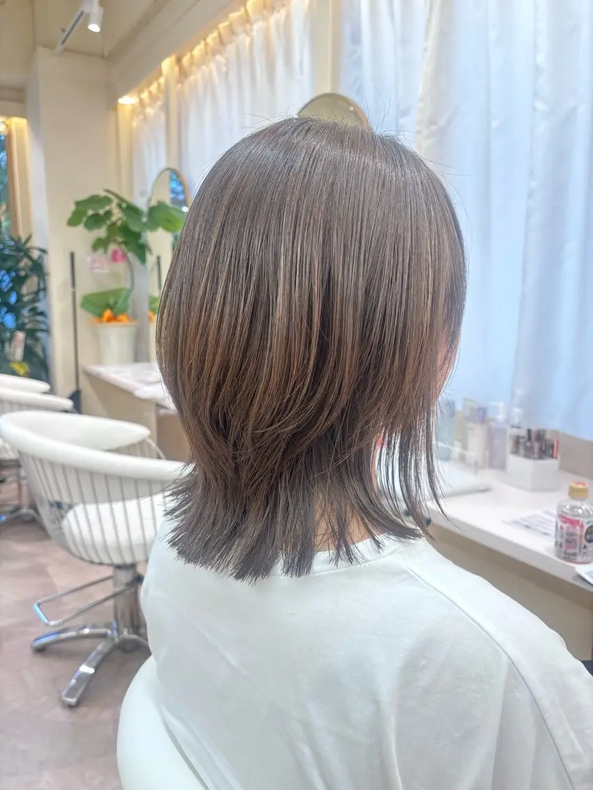 ミディアム レイヤーカット トリートメント カット トリートメント stella KOKONEのヘアスタイル