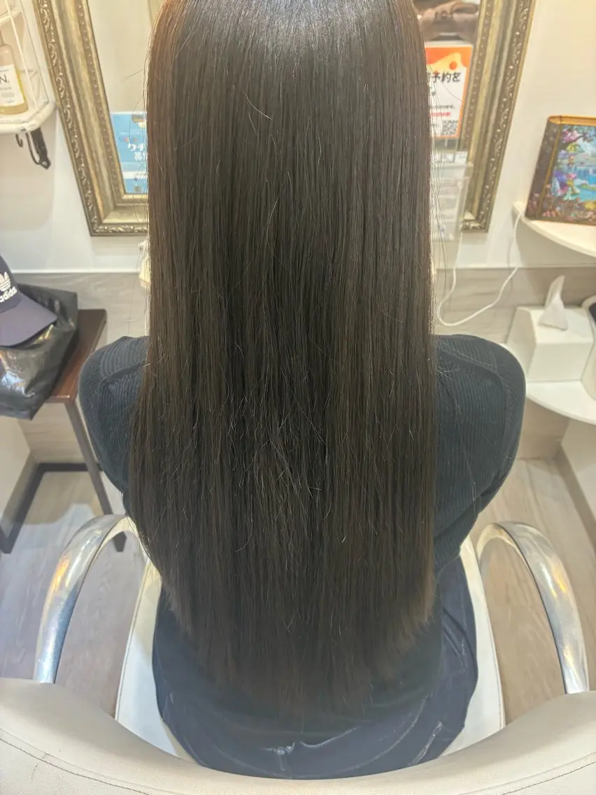 ロング カラー ✨透明感カラー✨ ☘️くすみカラー☘️のヘアスタイル