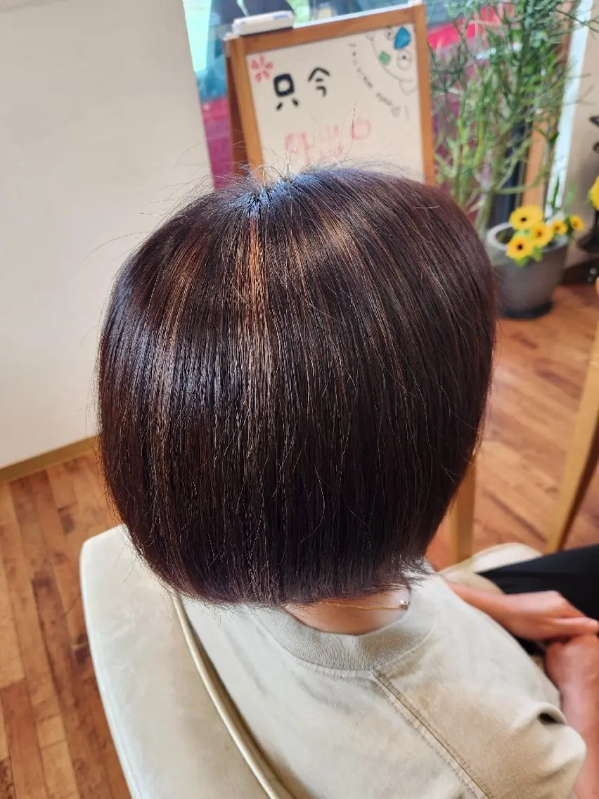 カラー 岩瀬 未来のヘアスタイル