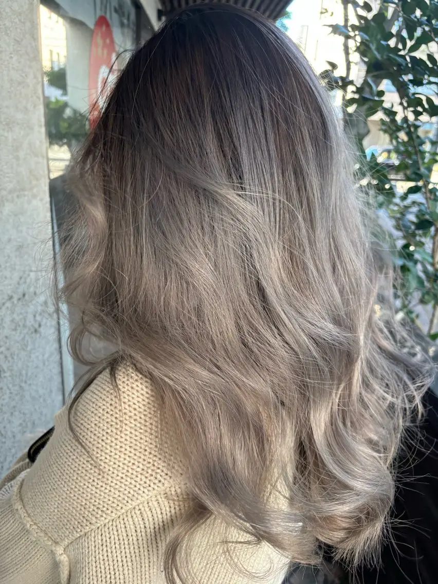 ロング ヘアカラー トリートメント 髪質改善・ハイトーン 🌈SENAのヘアスタイル