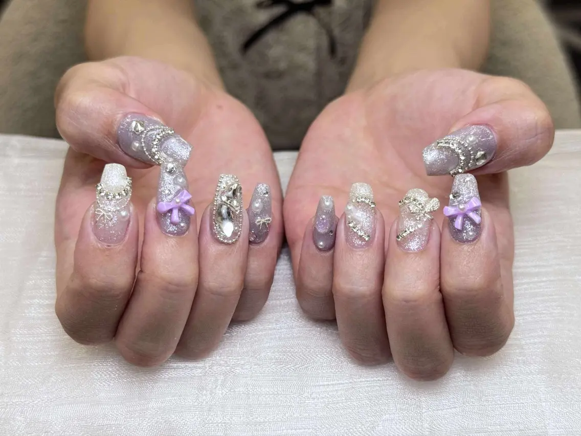 ネイル チークネイル ハート ホログラムネイル ミラーネイル ニュアンスネイル Nie Nail Shinokuboのネイルデザイン