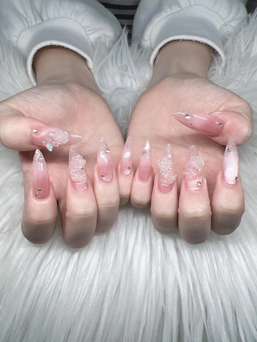 ネイル 長さ出し グラデーション 卒業式 キラキラネイル マグネットネイル ハンドネイル Lee Nailsのネイルデザイン