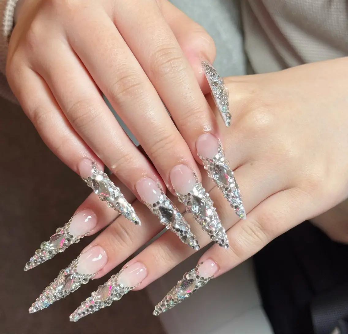 ネイル ボルドー チークネイル 長さ出し フレンチネイル ジェルネイル ハンドネイル VANI Belle Nailのネイルデザイン