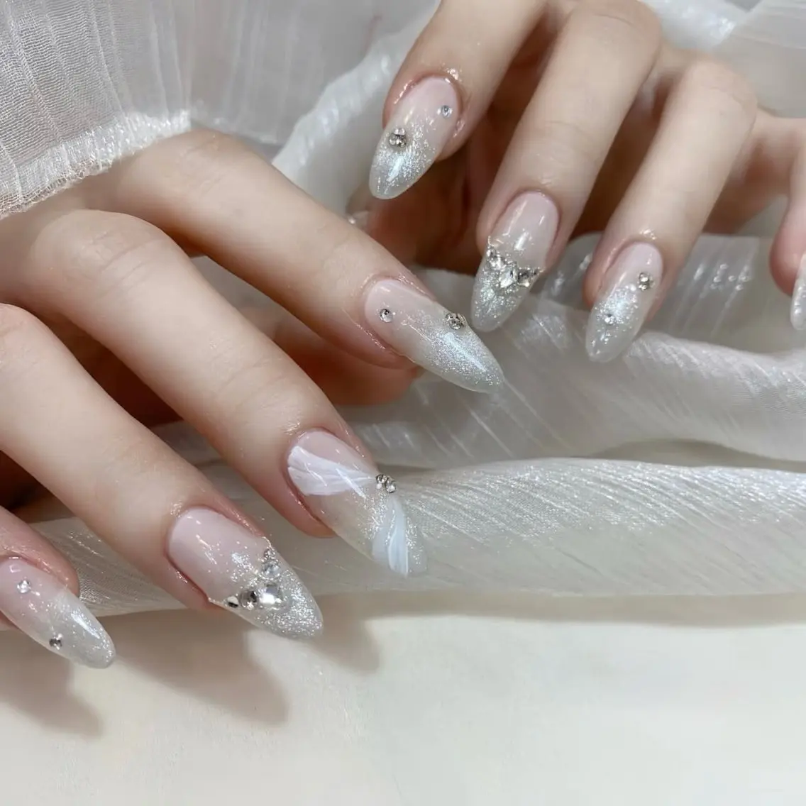 ネイル アートネイル チークネイル 氷ネイル・うるうるネイル 韓国ネイル マグネットネイル ハンドネイル NAILS168 新大久保店のネイルデザイン