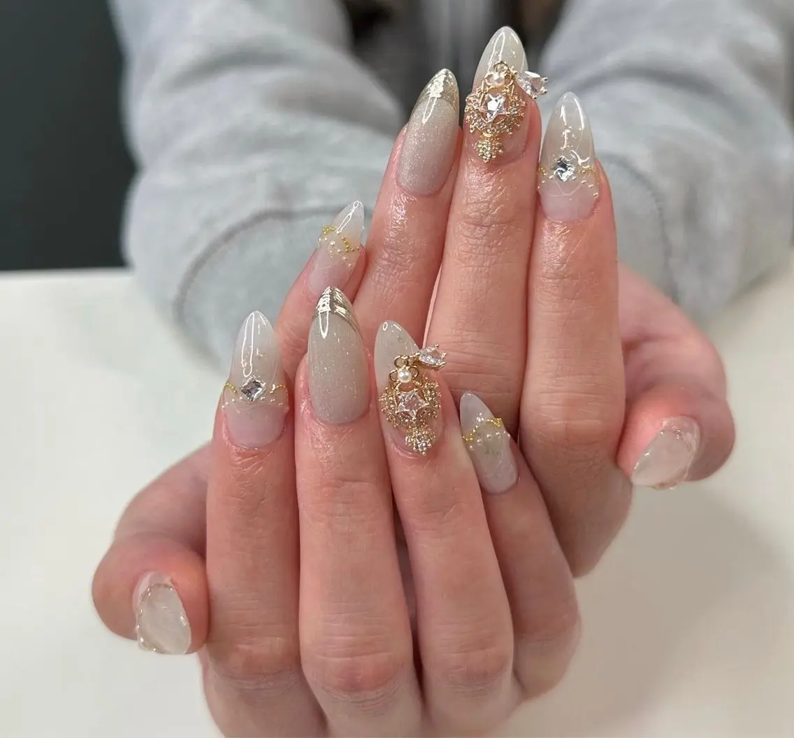 セミロング ハンドネイル nina beautyのネイルデザイン