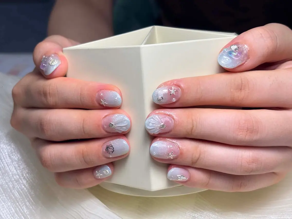 ネイル チークネイル ドット フットネイル フレンチネイル グラデーション ハンドネイル フットネイル HANA 川越東口ネイルサロンのネイルデザイン