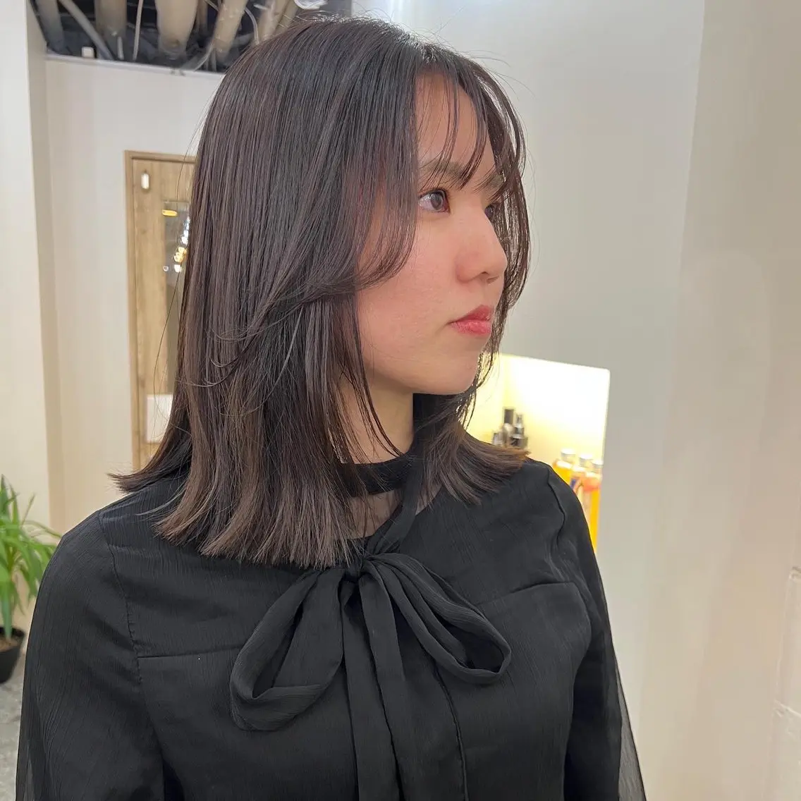 ミディアム カラー ベージュカラー カット 透明感カラー/顔周り 臼井逸美のヘアスタイル