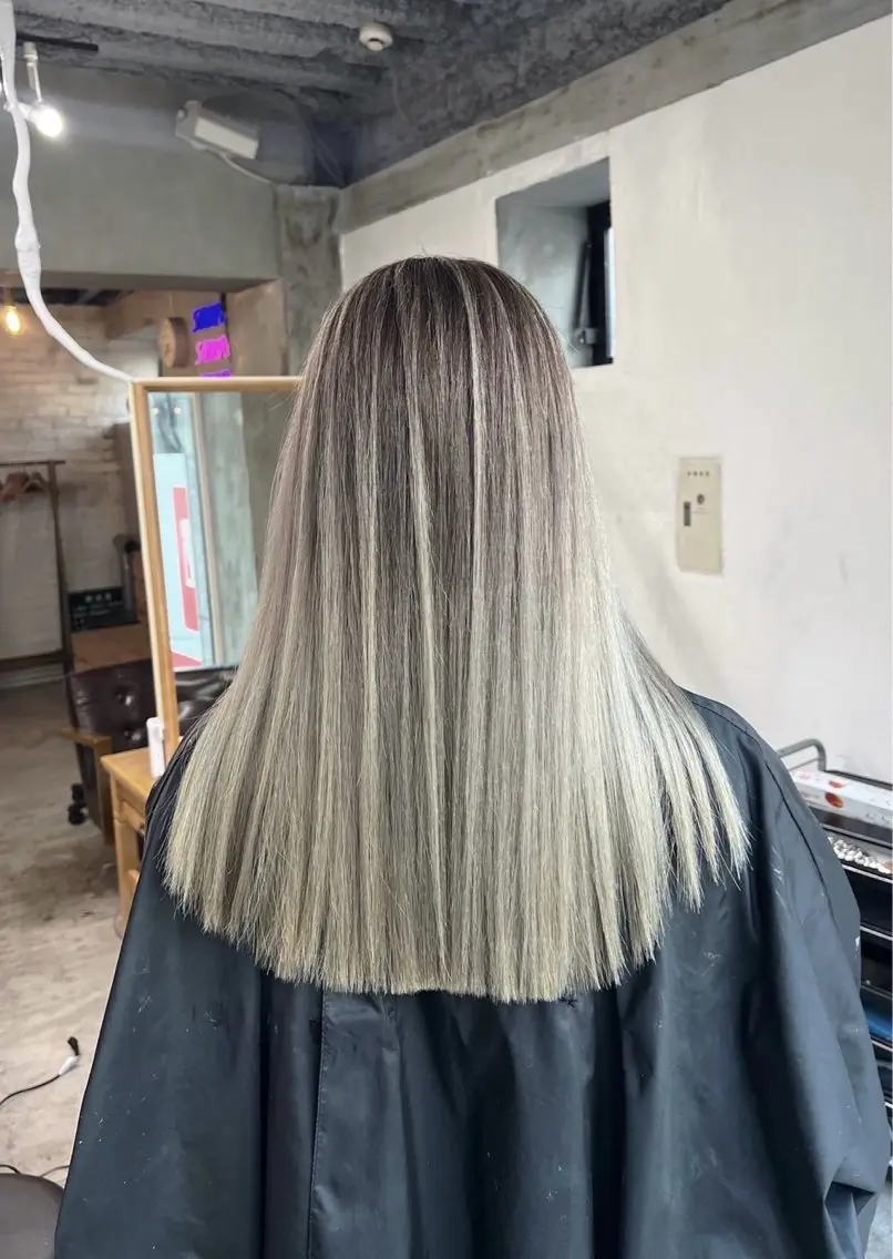 セミロング カラー バレイヤージュ レイヤーカット 指名数No.1 /NAOYAのヘアスタイル