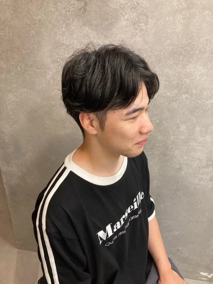 パーマ メンズ センターパート メンズパーマ ニュアンスパーマ カット パーマ 樋口 江理香のヘアスタイル