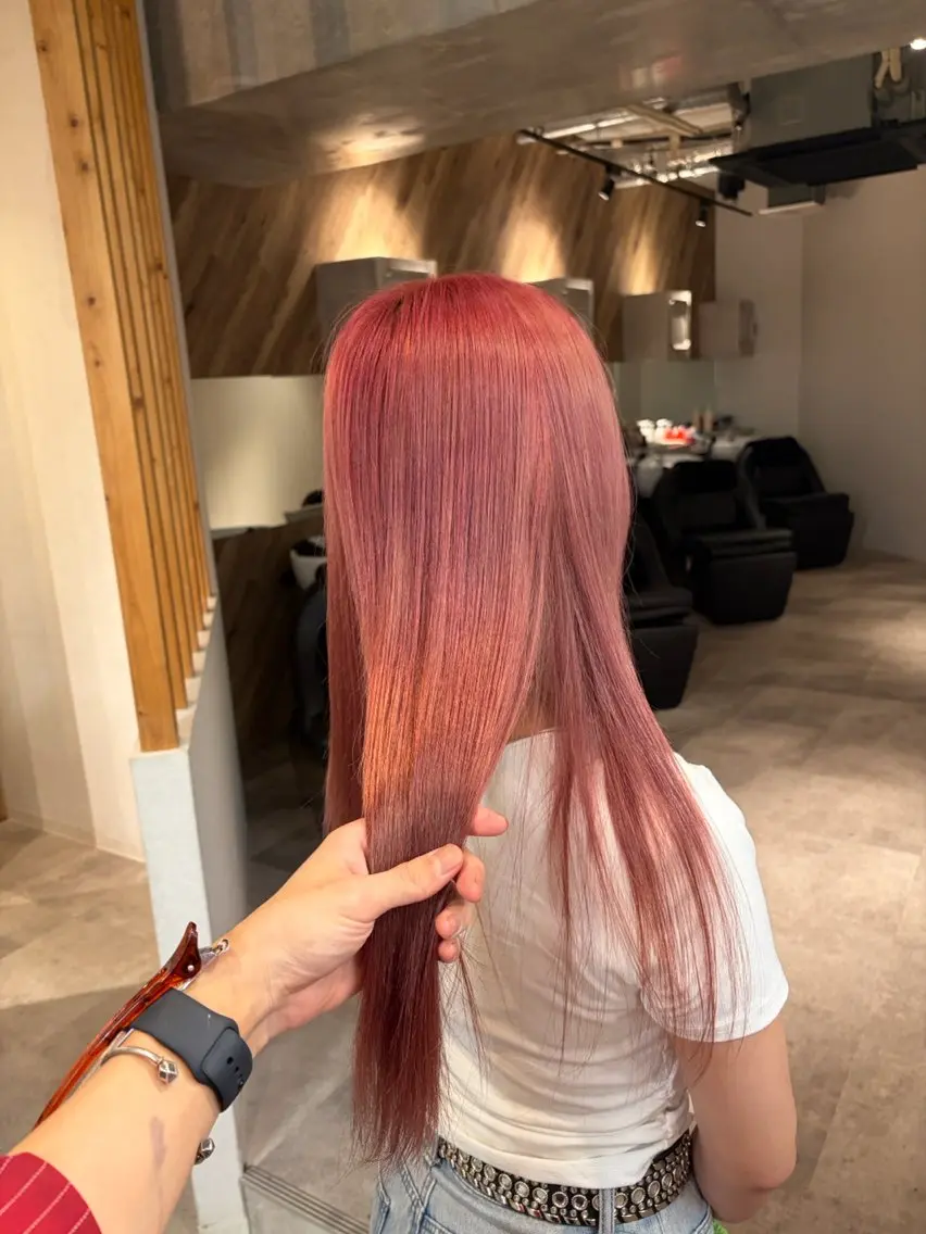 ロング ヘアカラー 中田 桃夏のヘアスタイル