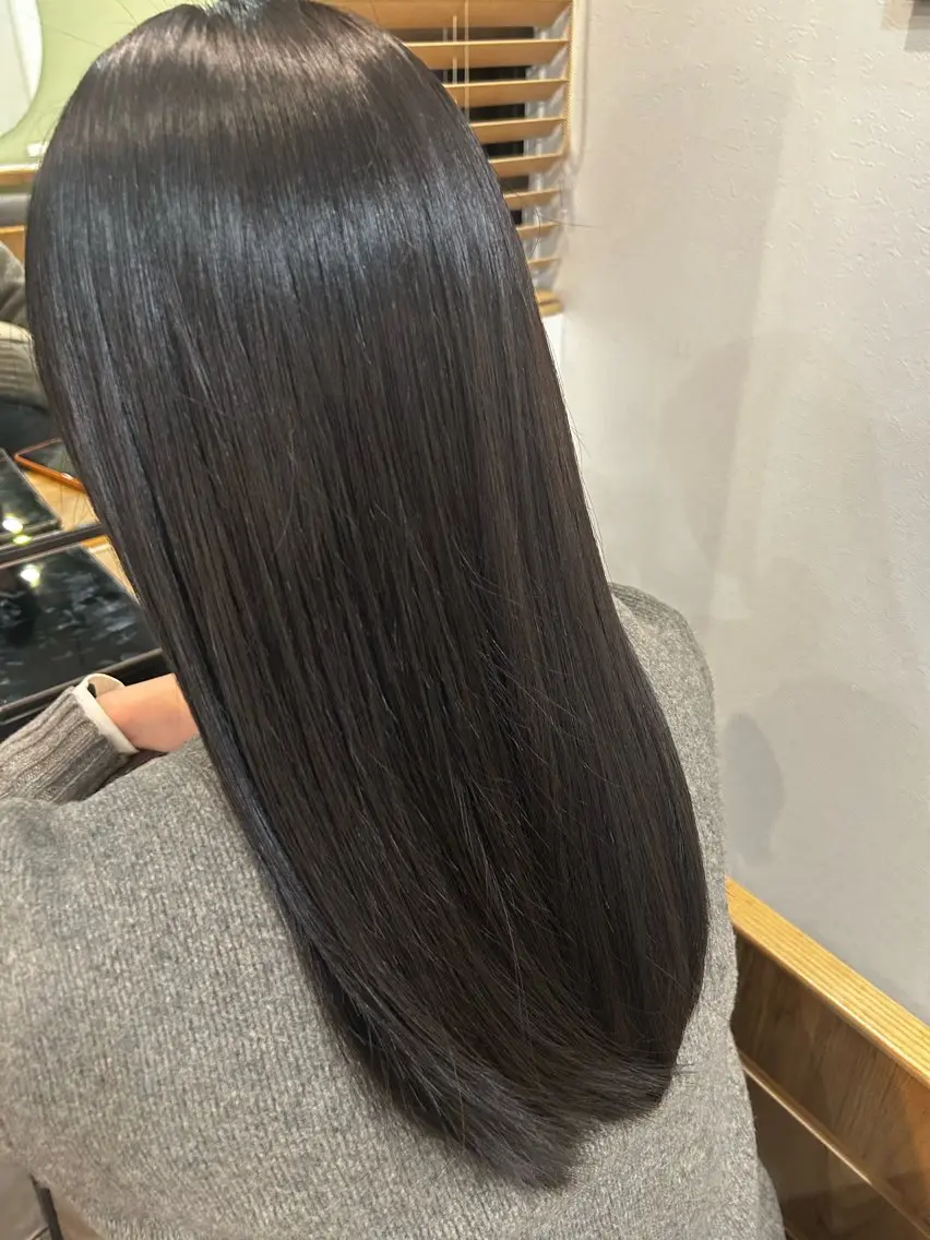 ロング 伊藤 しおんのヘアスタイル