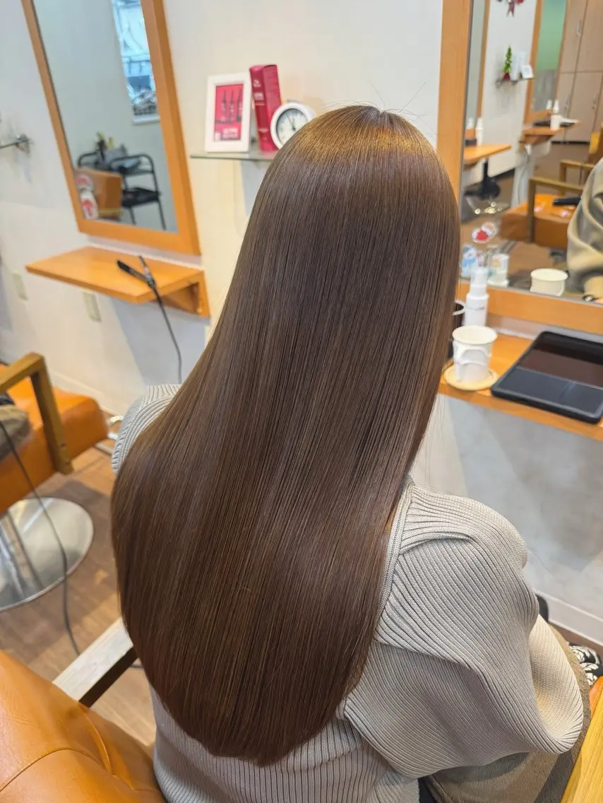 最高級美髪矯正ストレート+ケアプロ使用フローディアトリートメントの写真