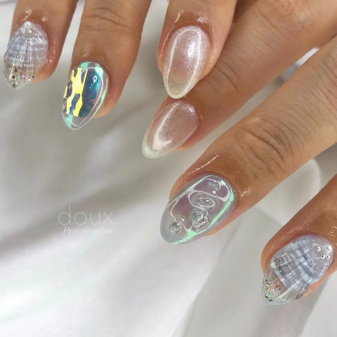 ネイル 氷ネイル・うるうるネイル 韓国ネイル ワンホンネイル doux. nailのネイルデザイン