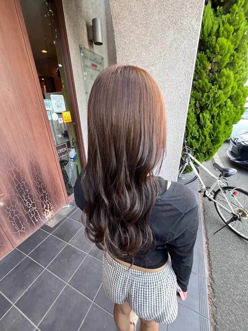 ロング ヘアカラー 細川 柚奈のヘアスタイル