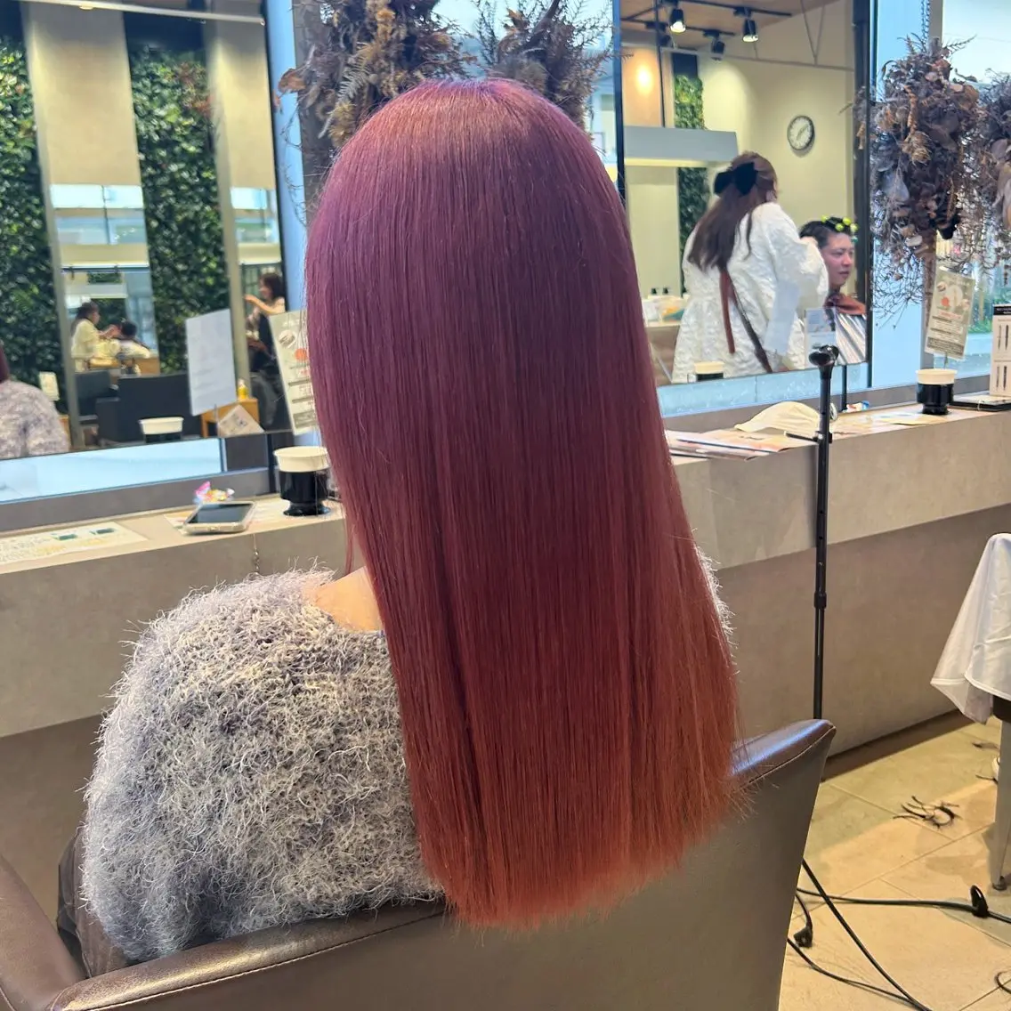 ロング ヘアカラー Lolonois 森ノ宮【 yui 】のヘアスタイル