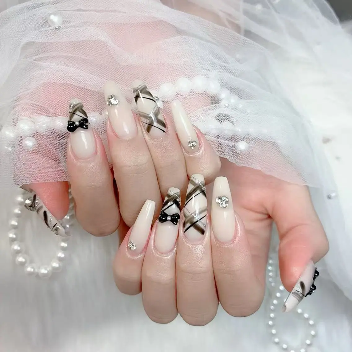 ネイル アートネイル フットネイル ジェルネイル マグネットネイル 持ち込み B·U Nail大宮 長さだし専門店のネイルデザイン