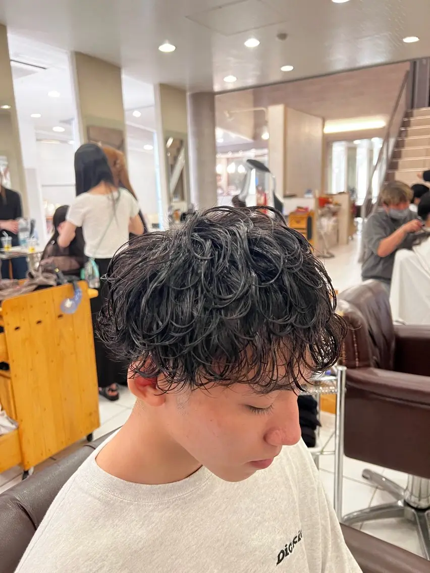 カラー パーマ 郡山駅前メンズ特化 岩﨑大翼のヘアスタイル