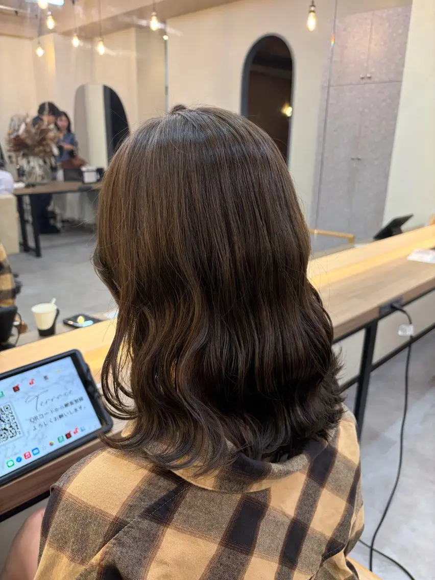 カラー 艶カラー🫧 yumiのヘアスタイル