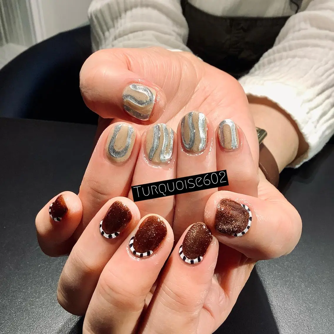 ネイル 個性派ネイルサロン 💅🏼ターコイズのネイルデザイン