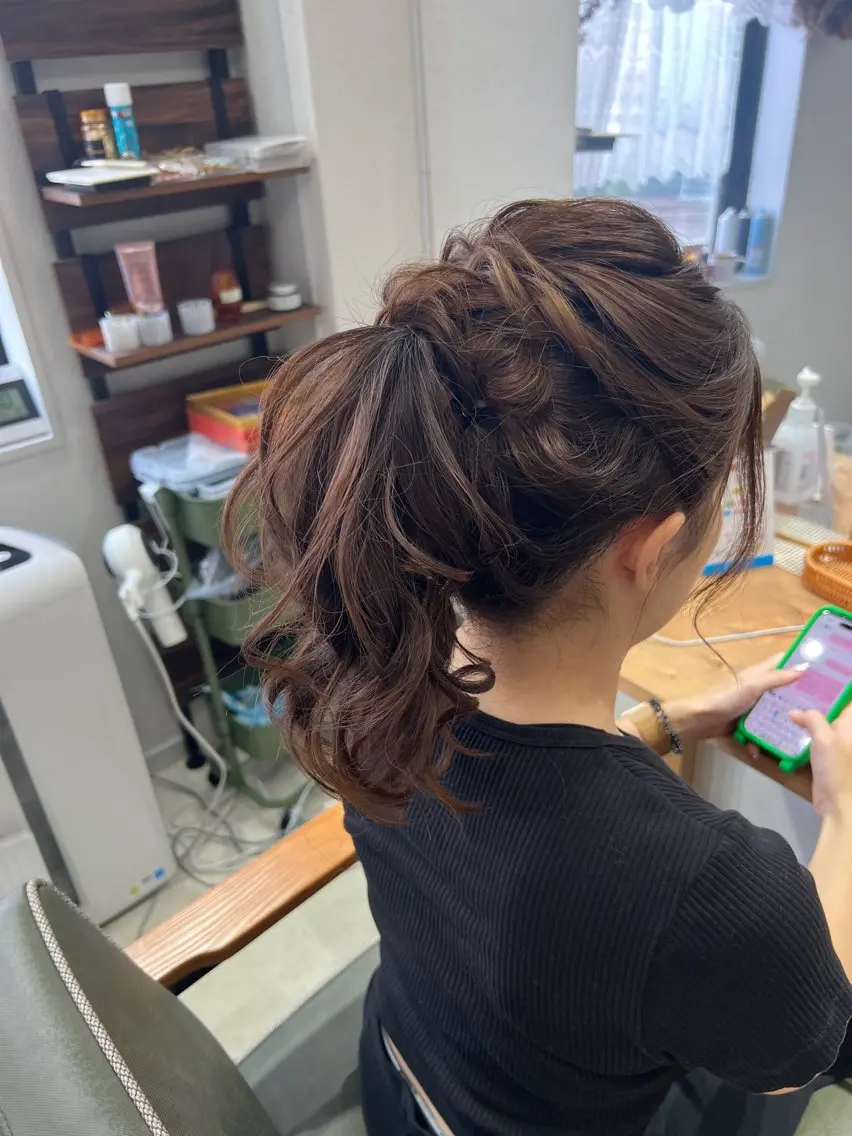セミロング ヘアアレンジ ポニーテール 山室 敬義のヘアスタイル