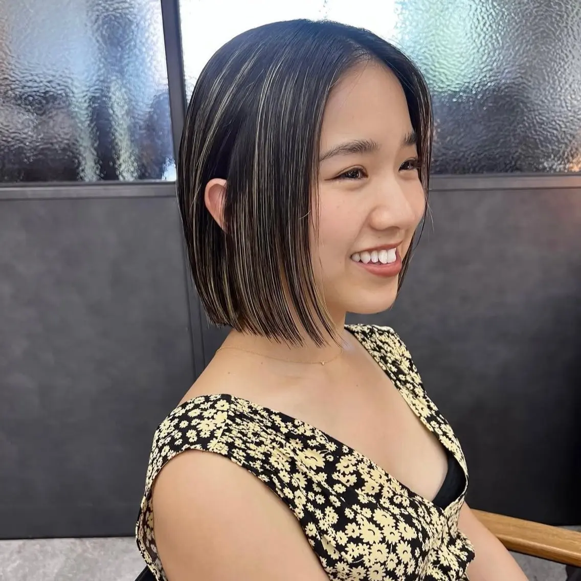 ミディアム カラー 切りっぱなしボブ ハイライトカラー ボブ ハイライト 韓国ヘア /男女☘️ 細江 美紅のヘアスタイル