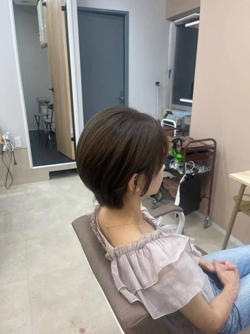 ショート カット ヘアカラー ✨透明感カラー✨ 🌈艶カラー🌈のヘアスタイル