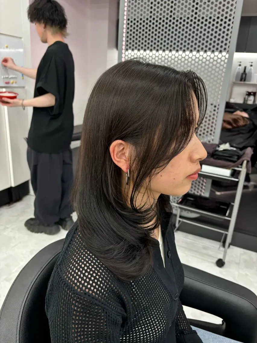 ミディアム 抜け感レイヤー︴ ニュアンスカラーのヘアスタイル