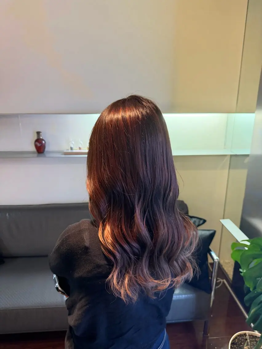 ロング ヘアカラー トリートメント 岡田 望夢のヘアスタイル