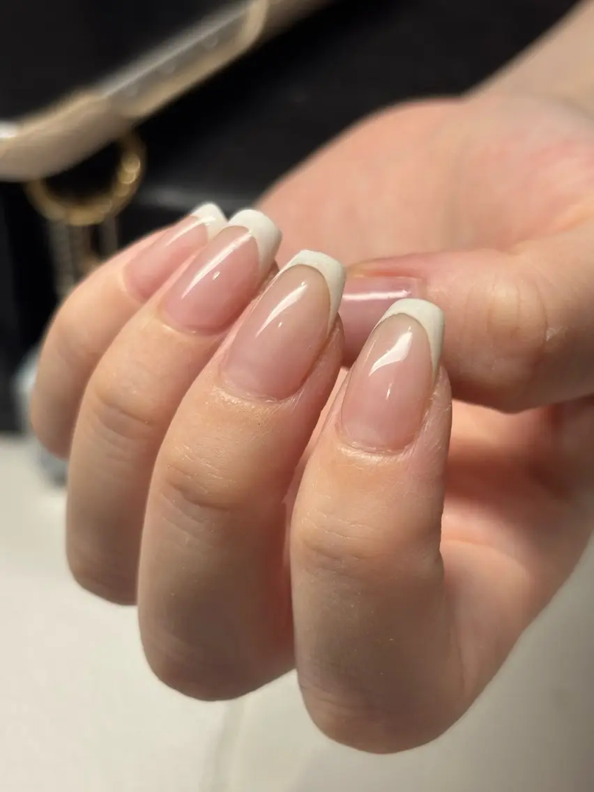 カラーグラデーションまたはフレンチネイル💅の写真