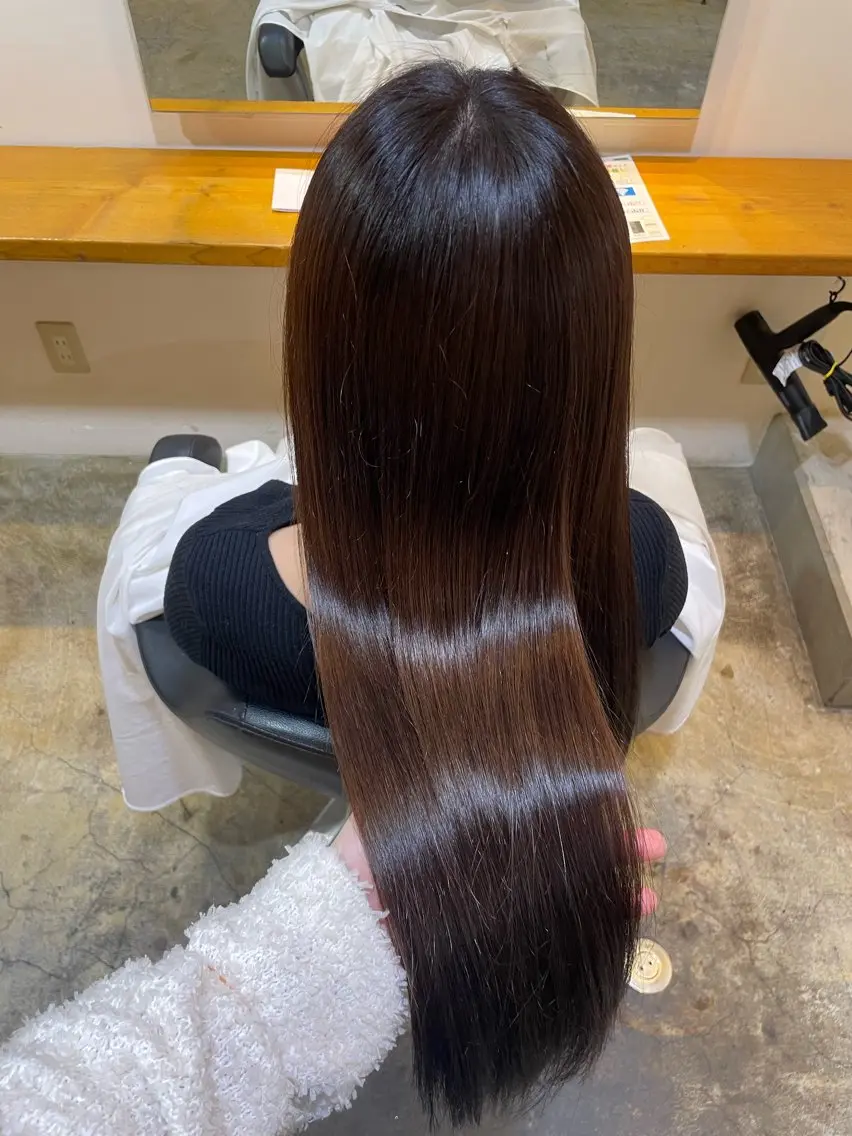 セミロング カラー ブラウンカラー カット ヘアカラー トリートメント MIOベージュカラー 柔らかいカラーのヘアスタイル