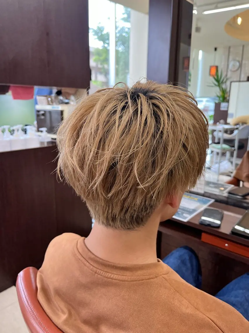 ショート パーマ メンズ メンズハイトーン マッシュ 🧊メンズ特化🧊 高木航希のヘアスタイル