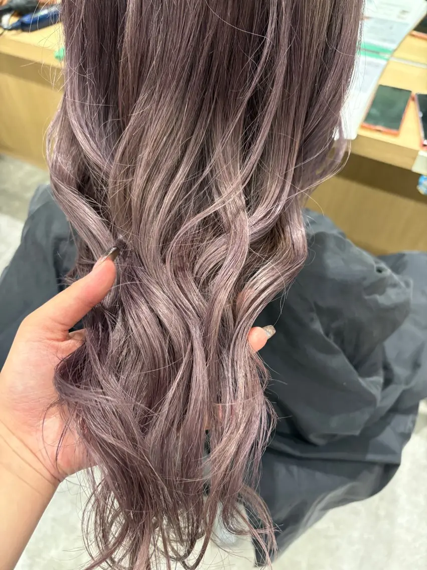 ロング カラー ベージュカラー 透明感カラー ラベンダーカラー ラベンダーベージュ 大阪美容師/ さきのヘアスタイル