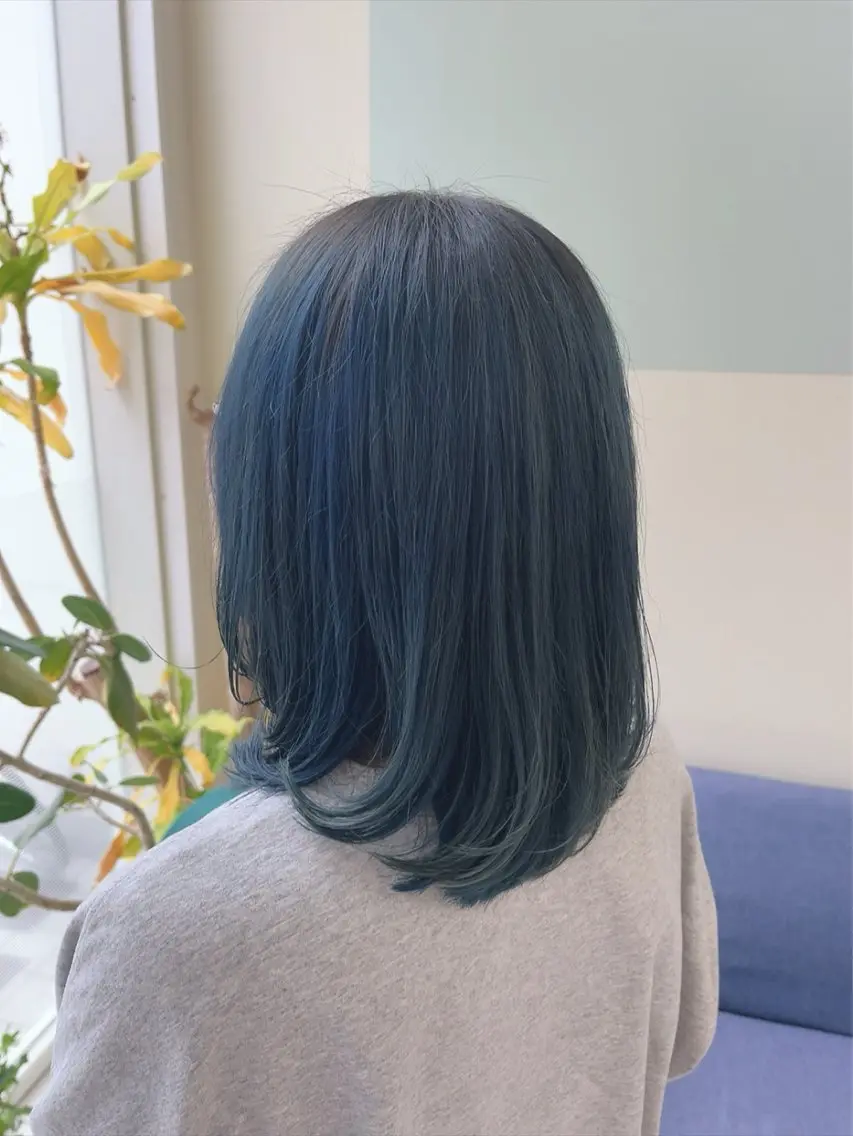 ミディアム カラー ベージュカラー ブリーチ ネイビーカラー 林 真之介のヘアスタイル
