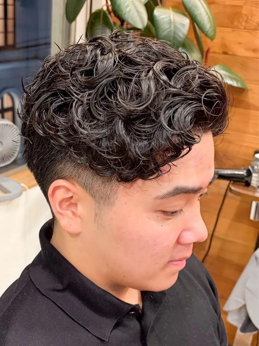 ショート パーマ メンズ メンズパーマ 刈り上げ カット パーマ 三宮メンズカット ヨシイッキのヘアスタイル