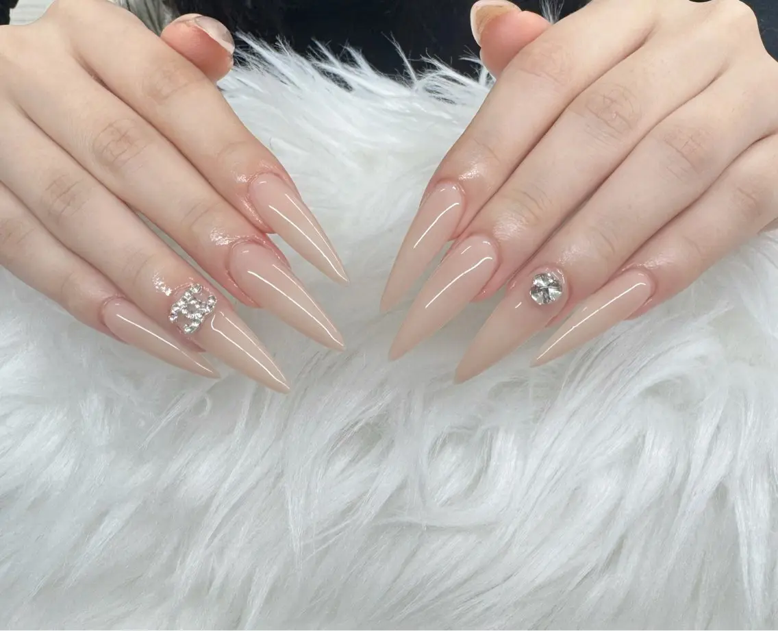 ロング LUCIE 1 Nailのネイルデザイン