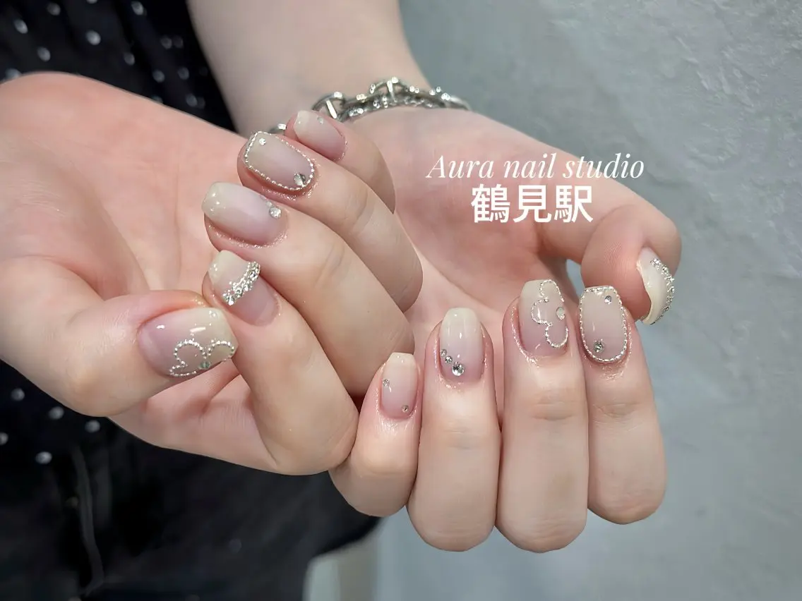 ネイル ハンドネイル Aura nail 🍐💫のネイルデザイン