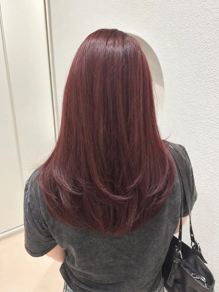セミロング カラー ボルドーカラー 顔まわりレイヤー 顔周りカット レイヤーカット 似合わせカット カット ヘアカラー トリートメント 透明感カラー/メンズ /エクステ/りんなのヘアスタイル