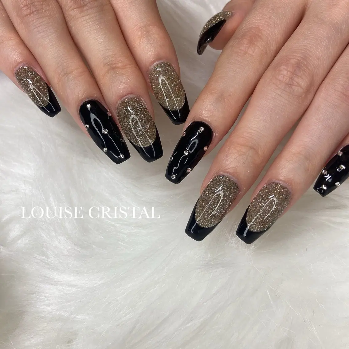 ネイル フラッシュネイル ハンドネイル LOUISE CRYSTALのネイルデザイン
