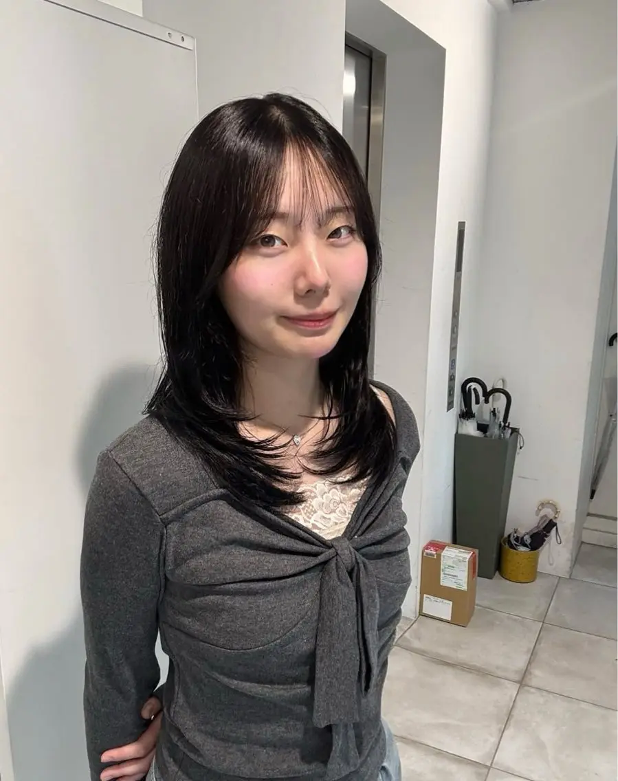 セミロング カット ヘアカラー トリートメント ヘッドスパ ヘアセット 透明感カラー /レイヤー /まなかのヘアスタイル