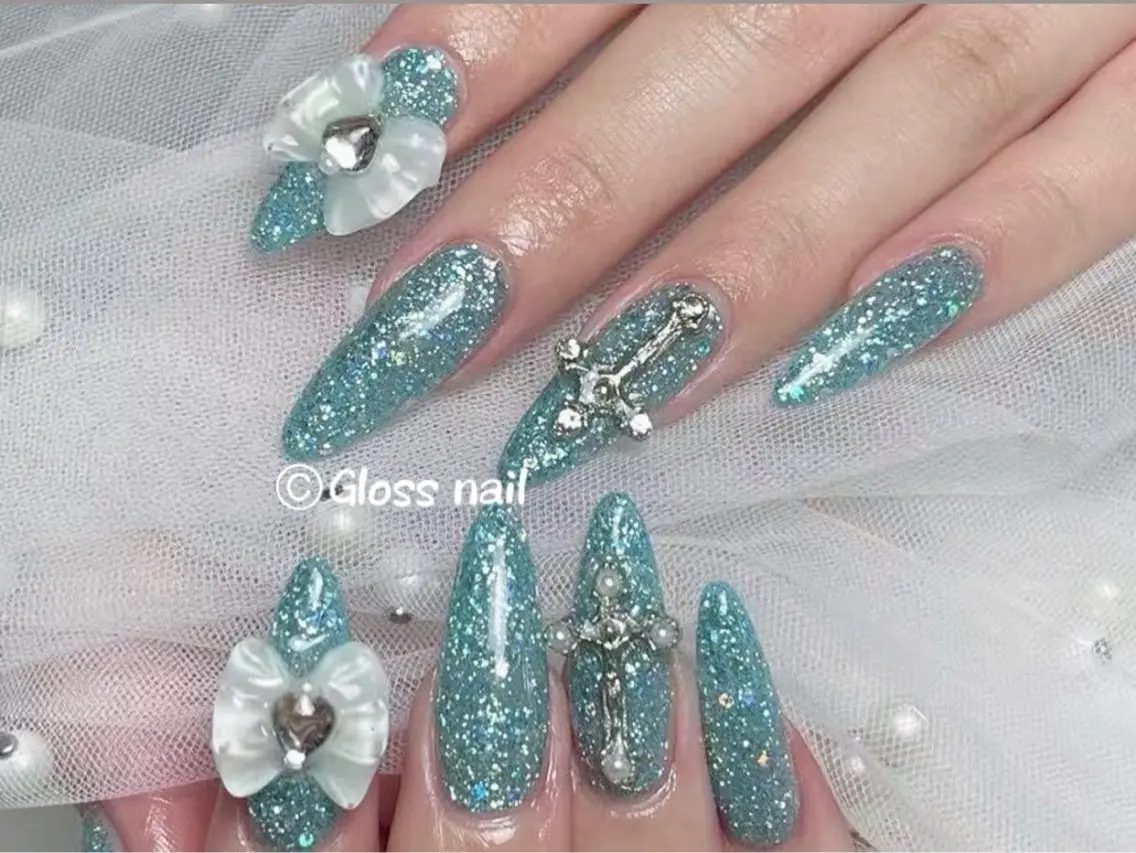 ネイル miho🍎 Gloss nailのネイルデザイン