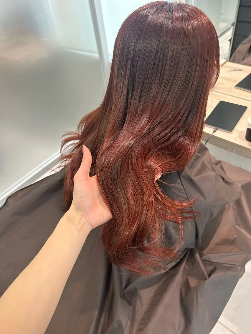 ロング カラー ブリーチ ブリーチなしカラー ピンクカラー オリーブ/アッシュ やわらか透明感カラーのヘアスタイル