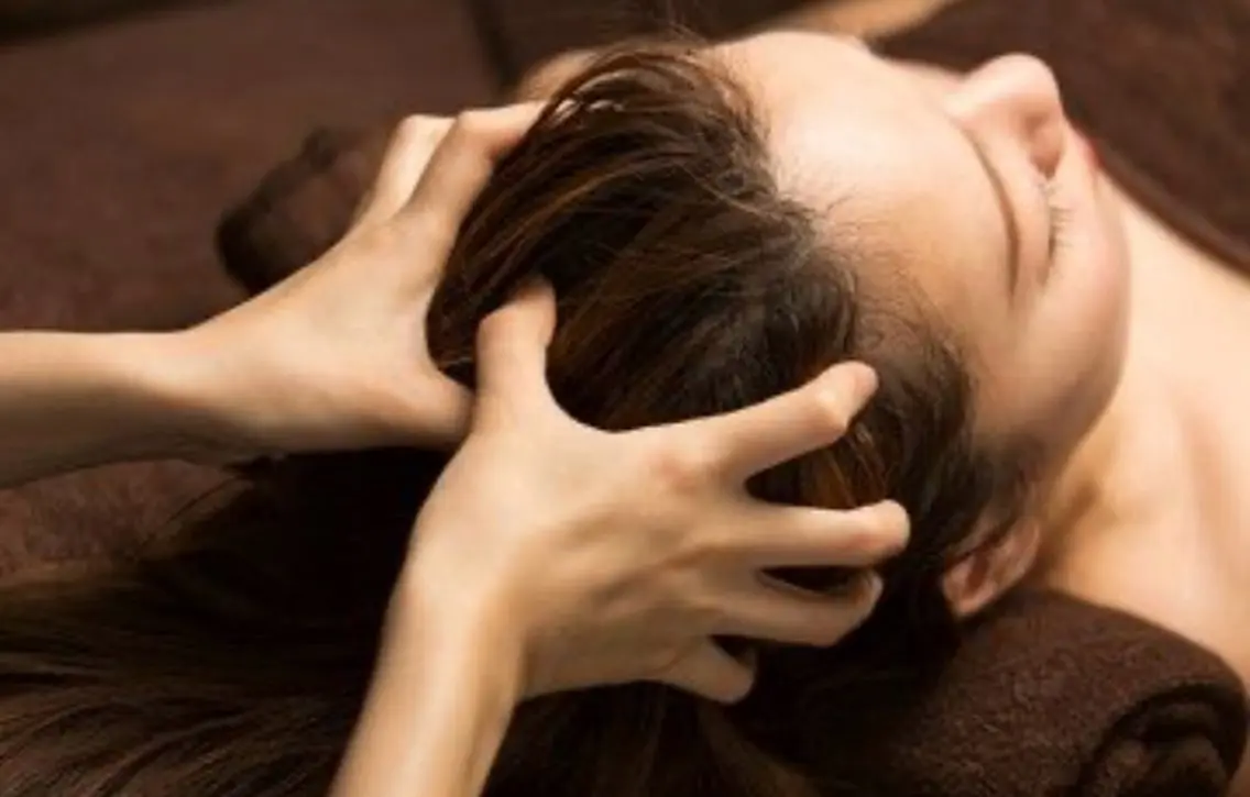 フラットなシャンプー台でリラックスしていかれませんか😌シャンプー台でのアロマを使ったヘッドマッサージ💆‍♀️の写真