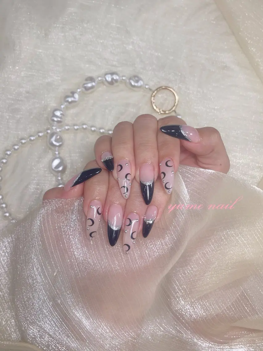 ミディアム ヒエン NAILのネイルデザイン
