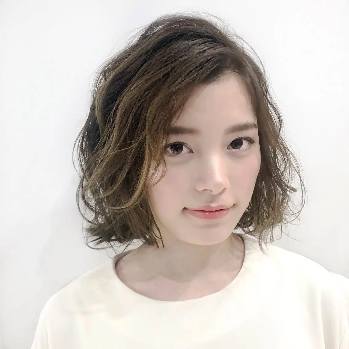 ショート カラー パーマ KONOMI スタイリストのヘアスタイル