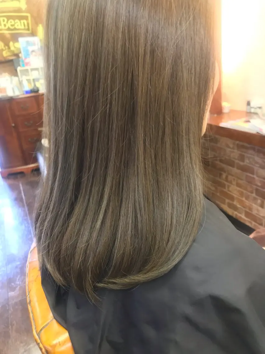 セミロング カラー ヘアカラー 縮毛矯正 トリートメント 桧山 真のヘアスタイル