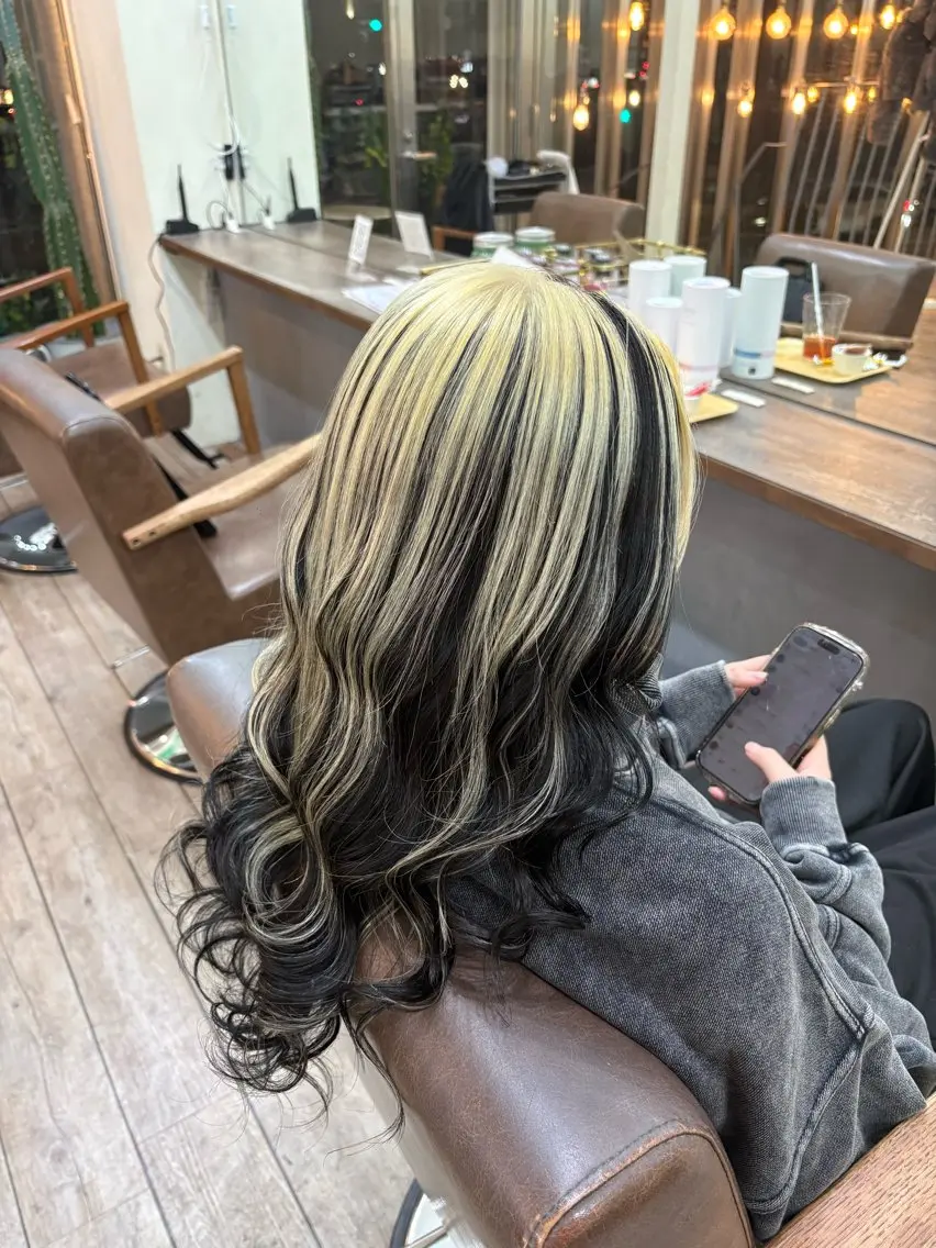 ロング カラー ダブルカラー ヘアカラー WEST OLAND 黒坂佳乃のヘアスタイル
