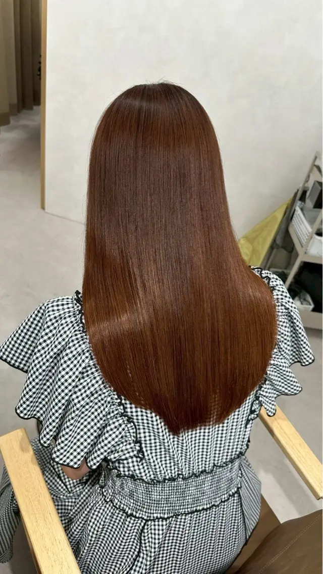 ロング SLASHスラッシュ 伊藤眞代のヘアスタイル