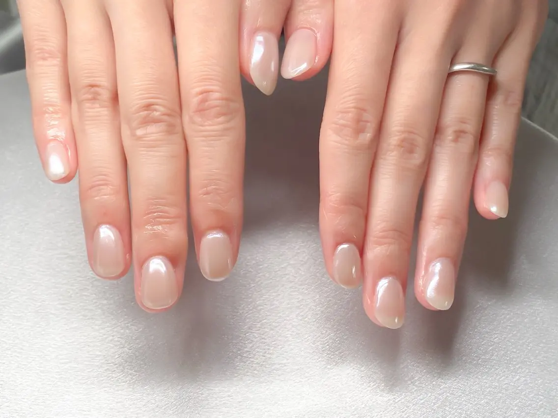 ネイル ミラーネイル シンプルネイル ホワイト ハンドネイル フットネイル nail salon Ecloreのネイルデザイン